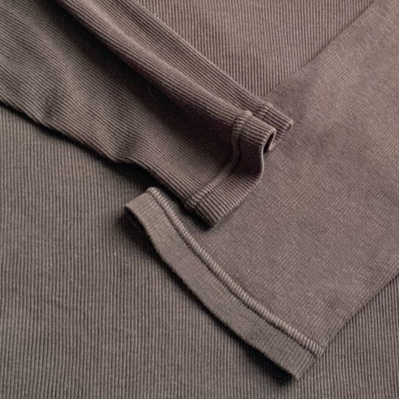 CALVIN KLEIN Vneck ribbed black stretch LONG SLEEVE shirt, LARGE - Picture 5 of 8